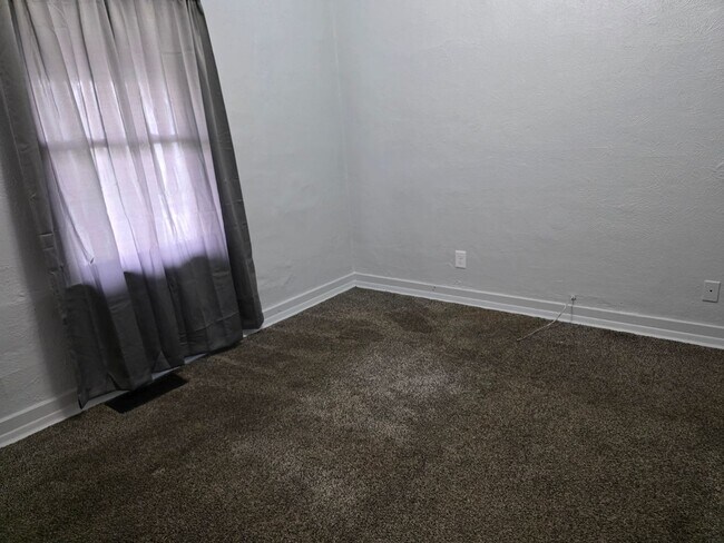 Building Photo - 3-Bedroom, 1-Bathroom Home with Basement – $1,250/Month - Accepting Section 8