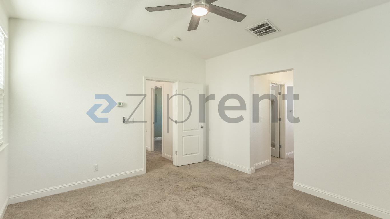 Building Photo - Unit