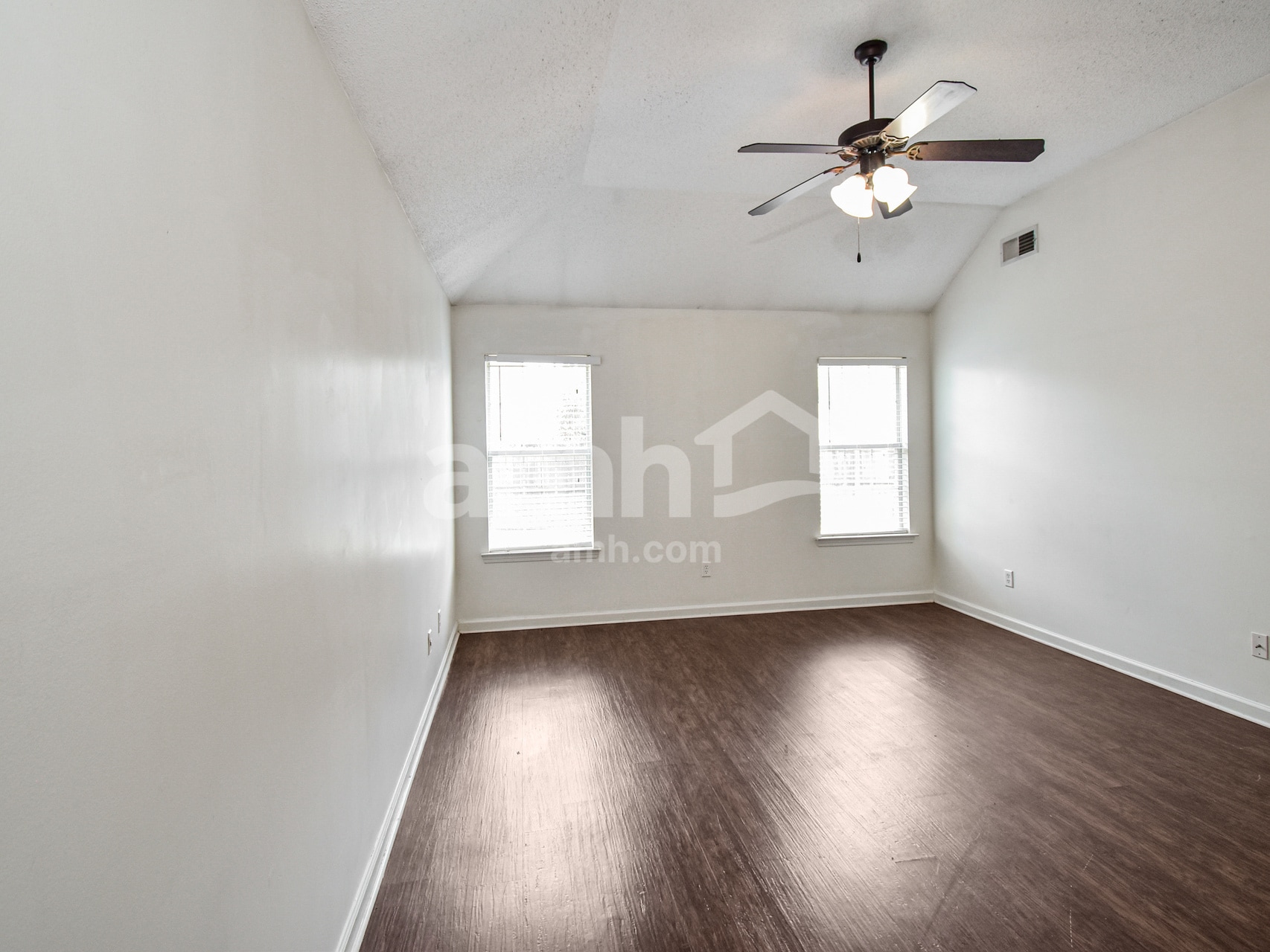 Building Photo - 4288 Genevieve Dr