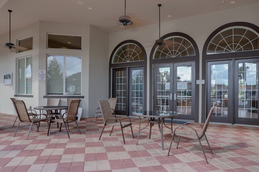 Building Photo - 230 Ballo Dr