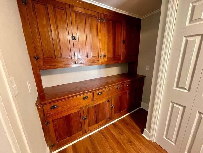 Building Photo - 160 1/2 W Mound St