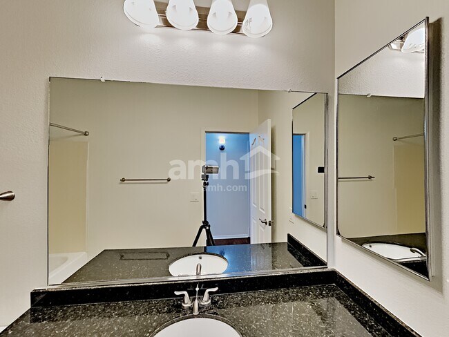 Building Photo - 10253 E Jerome Ave