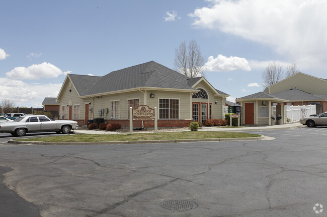 Building Photo - Greens of Northglenn