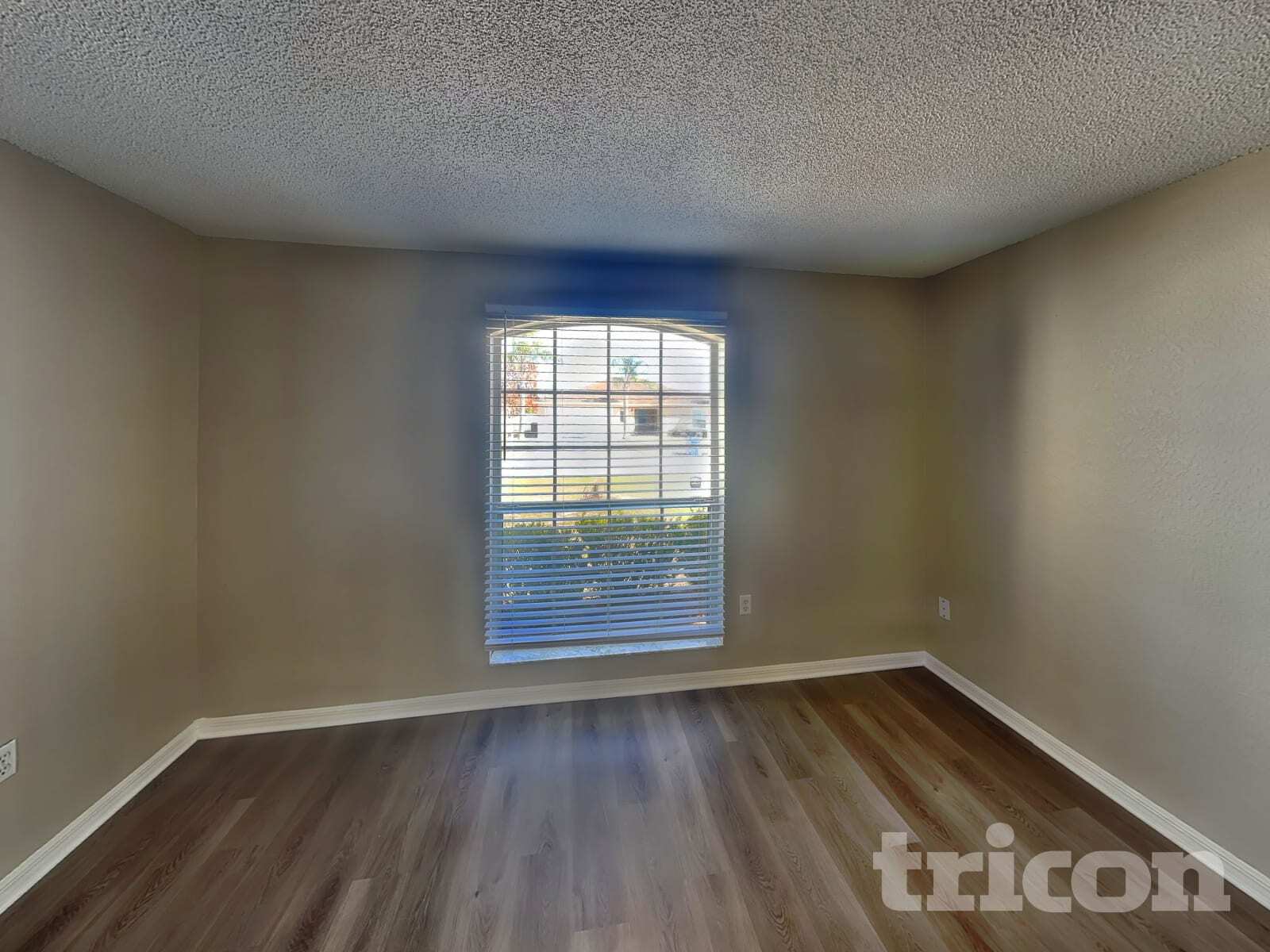 Building Photo - 7152 Summit Dr