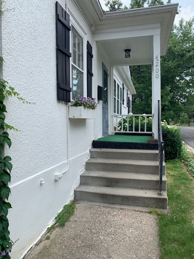 Building Photo - 4200 Brookside Ave