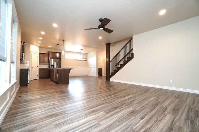 Building Photo - 38 E Ranch Dr