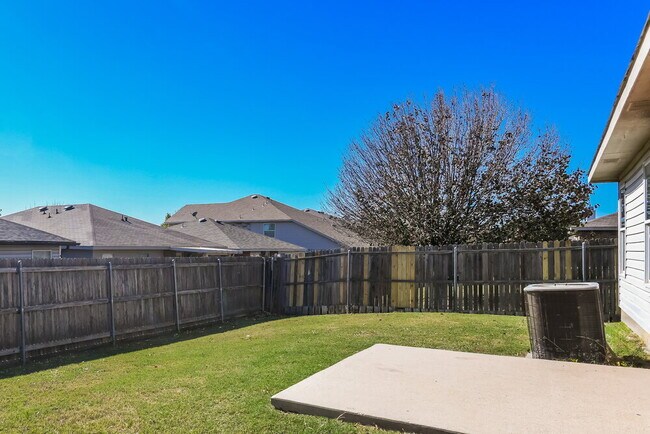 Building Photo - 1924 Kittredge Way