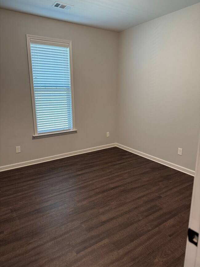 Building Photo - 9800 Bluestone Cir