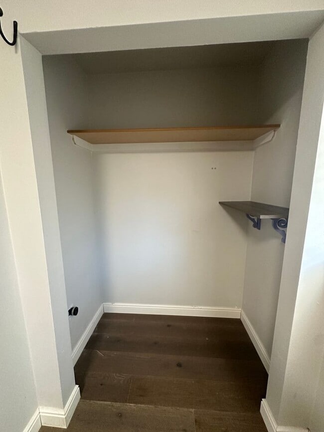 Building Photo - 3 Bed 2 Bath Remodeled Home for Rent!