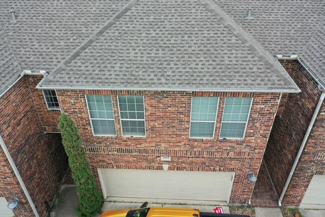 Building Photo - 3414 Home St