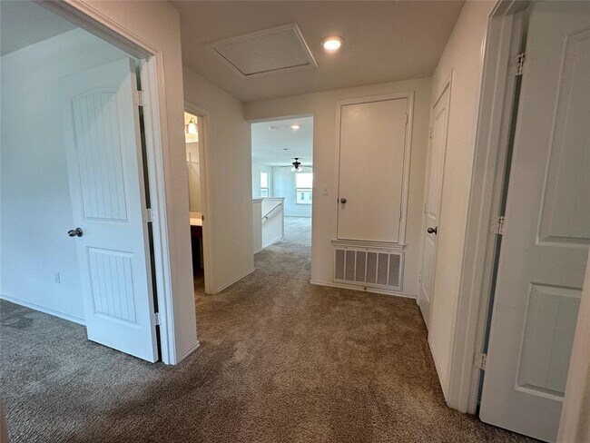 Building Photo - 14302 Honey Gem Dr