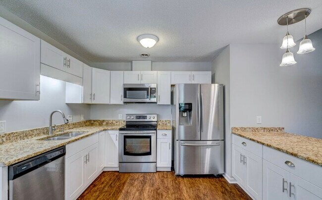 Building Photo - 6700 Batsonwood Ct