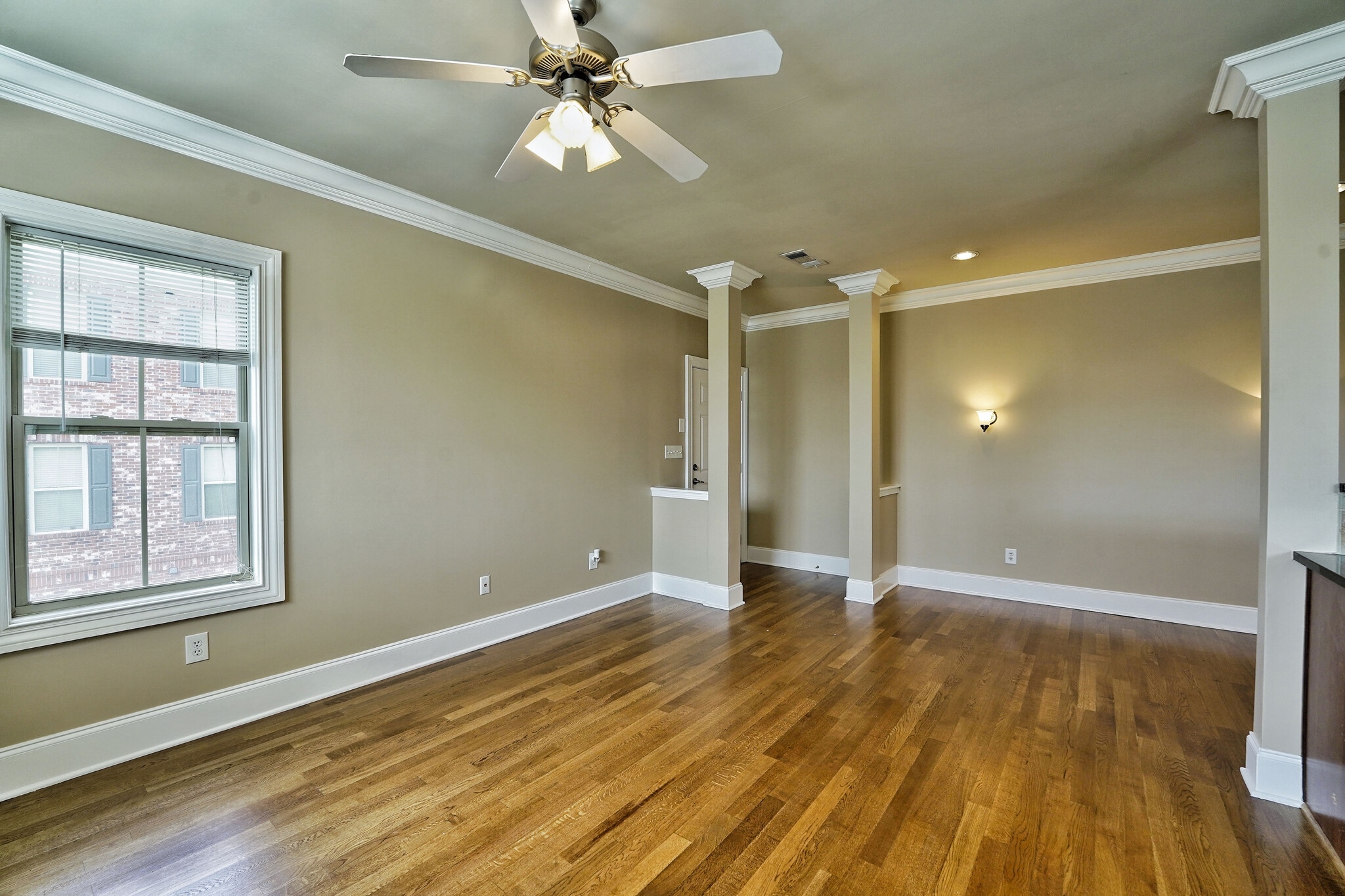 Building Photo - 307 Le Gran Bnd