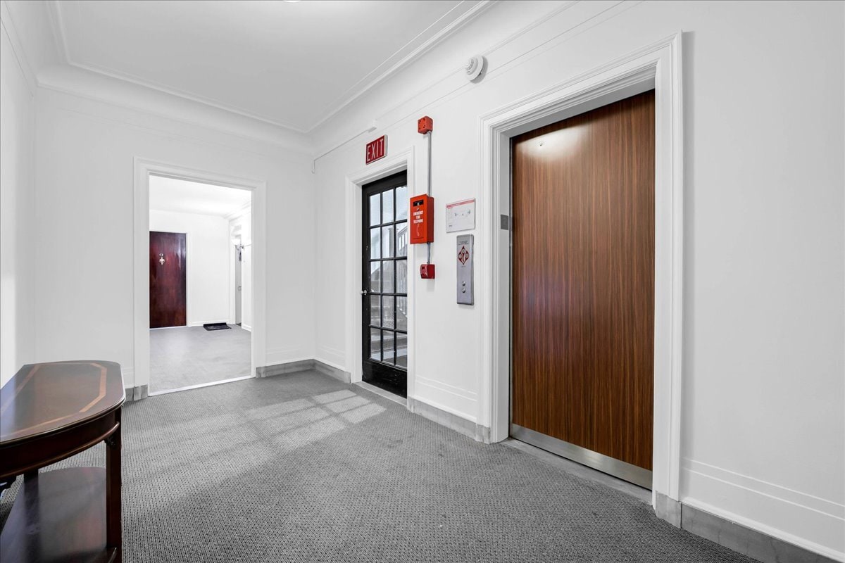 Building Photo - 2900 E Jefferson Ave