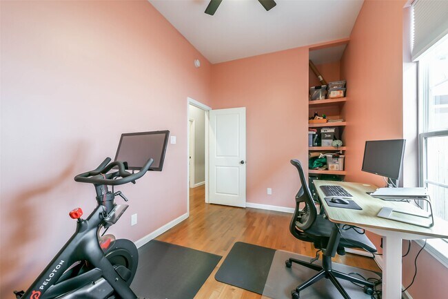 Building Photo - 213 N Hutcheson St