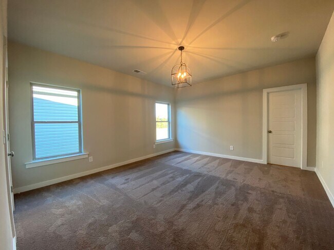 Building Photo - Home for Rent in Weaver AL... Available to View Now!!!