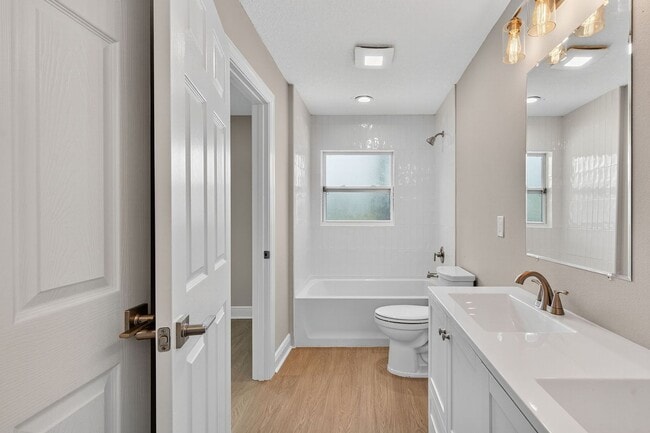 Building Photo - Fully Remodeled 3BR Home with Large Fenced Yard & New Deck