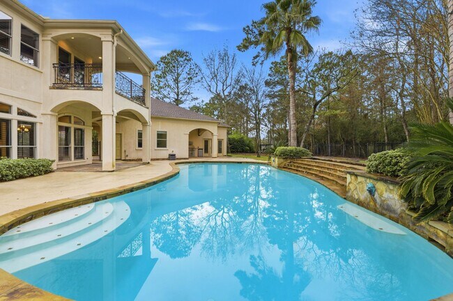 Building Photo - 30 N Palmiera Cir