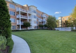 Building Photo - 3107 Pointe Gate Dr