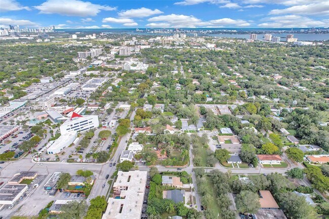 Building Photo - 12287 NE 7th Ave