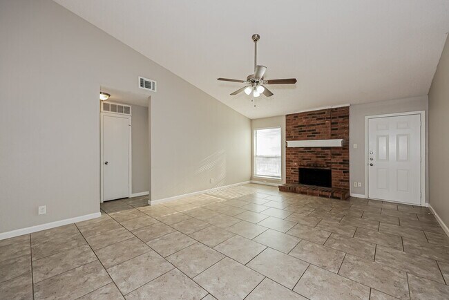 Building Photo - 4214 Worth Forest Dr