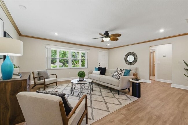 Building Photo - 4926 Camellia Way S