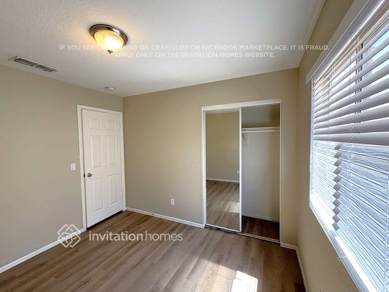 Building Photo - 4709 N 84th Dr