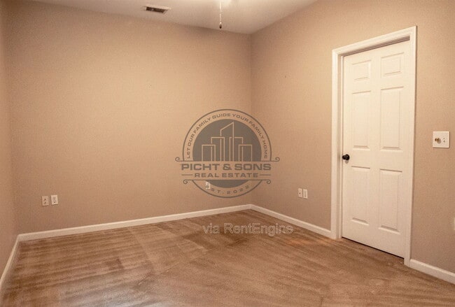 Building Photo - 2295 Del Carmel Way