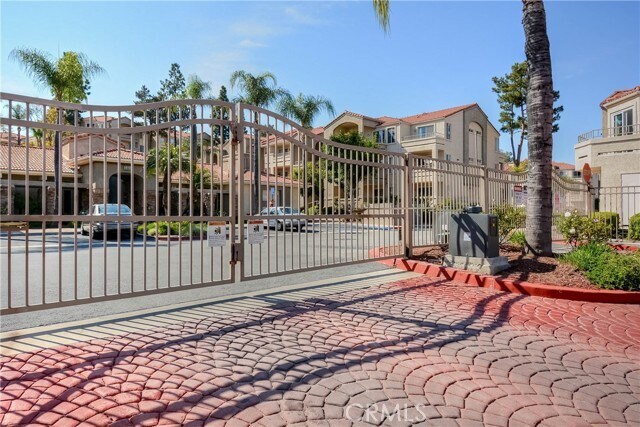 Building Photo - 1020 Vista Del Cerro Dr