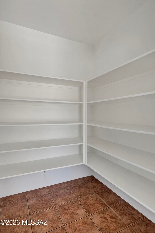 Building Photo - 4830 S VALLECANO Dr