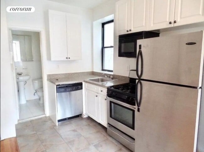 Building Photo - 313 W 114th St