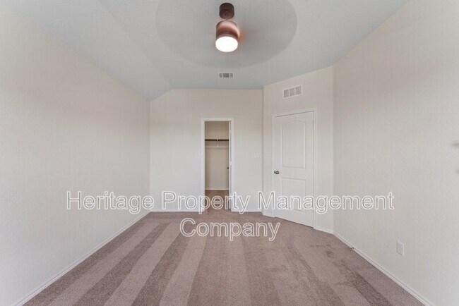 Building Photo - 942 Blue Violet
