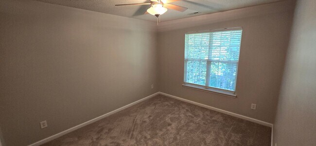 Building Photo - Great gated community near Wake Forest