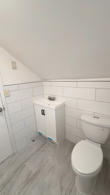 Building Photo - 38 Elmwood Ave