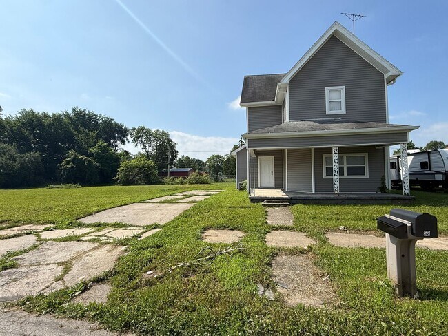Building Photo - 1521 E Kirby Ave