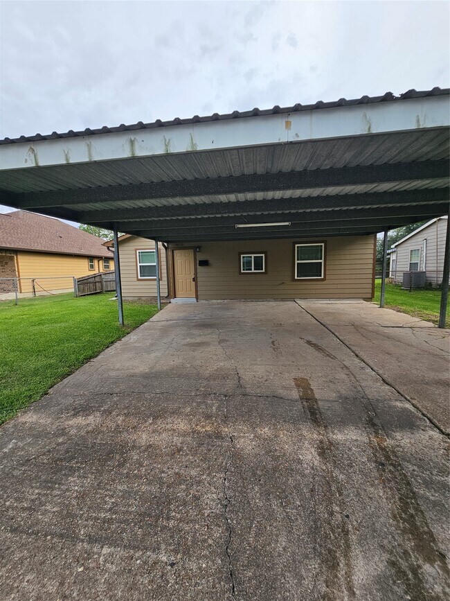 Building Photo - 10230 Pillot St