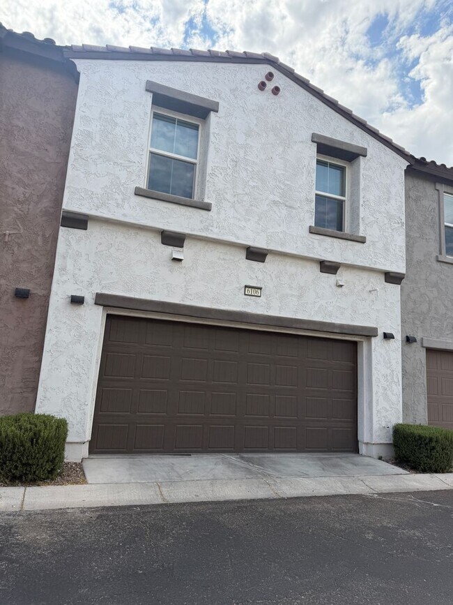Building Photo - Beautiful newer townhome for rent in Tempe