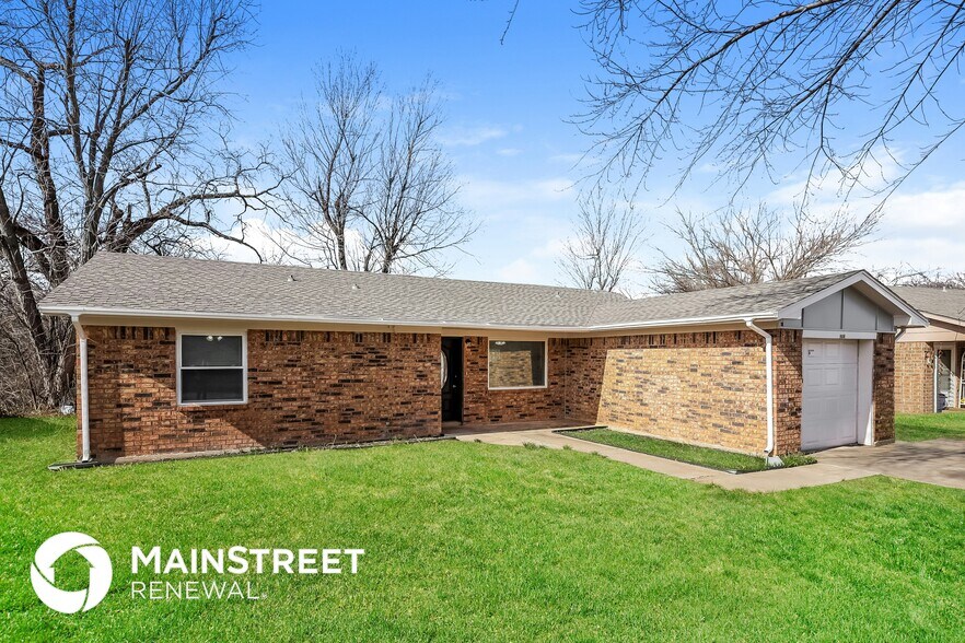 Building Photo - 908 N 5th St