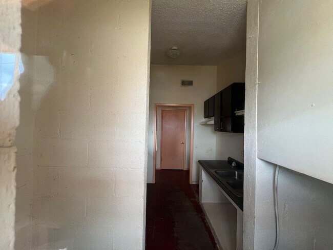 Building Photo - 2703 Diaz St