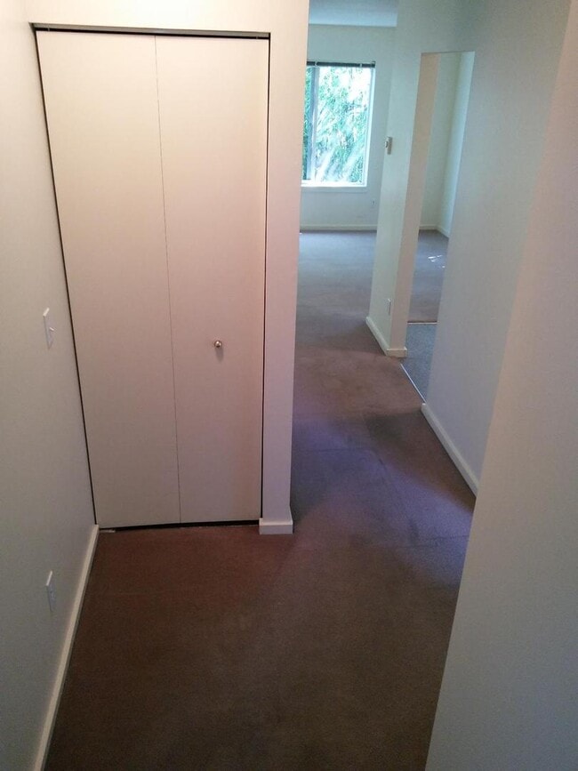 Building Photo - (560) 21st Street Duplex - 2 Bedroom / 2 Bathroom