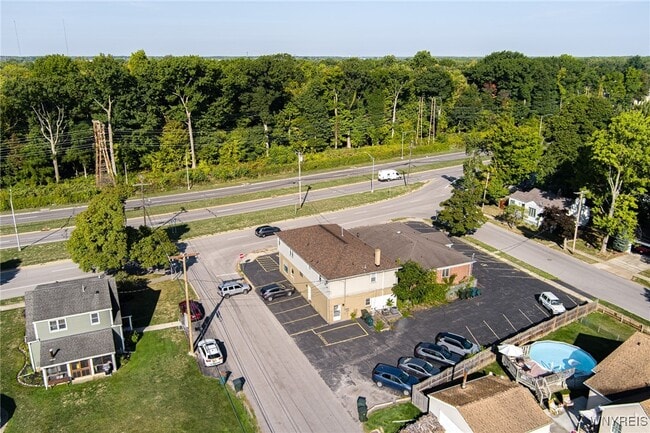 Building Photo - 273 Division St