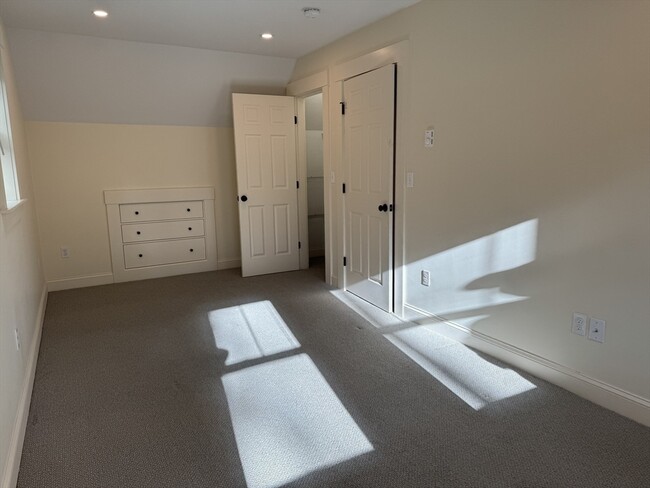 Building Photo - 147 Red Acre Rd