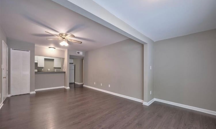 Building Photo - 422 Skyview Dr