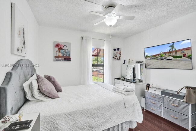 Building Photo - 7355 SW 26th Ct