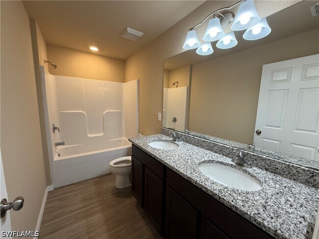 Building Photo - 6129 Laurelwood Dr