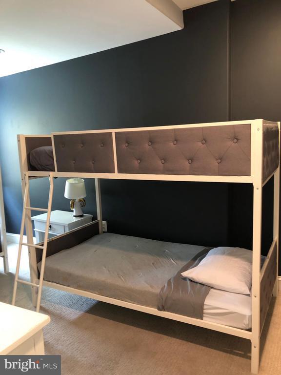 Building Photo - 734 Quincy St NW