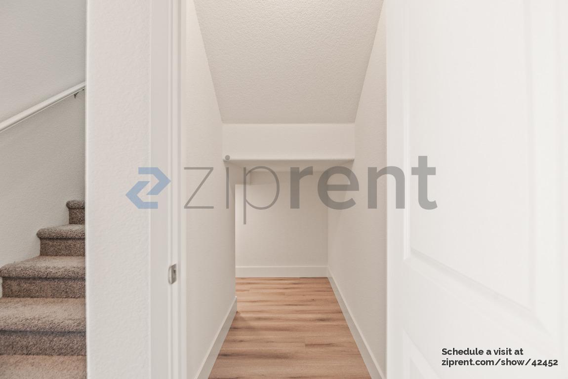 Building Photo - 24771 Manzanita Dr