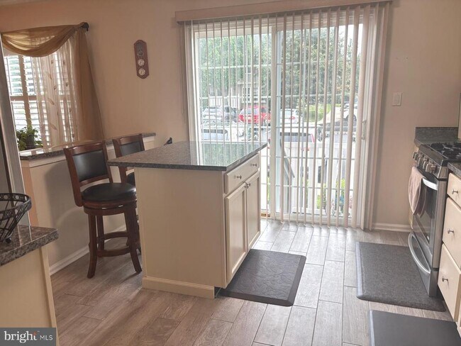 Building Photo - 2802 Gramercy Way