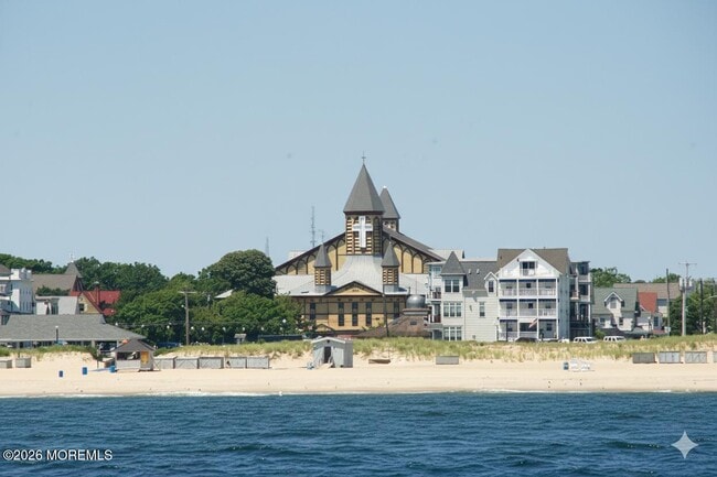 Building Photo - 74 Mt Hermon Way