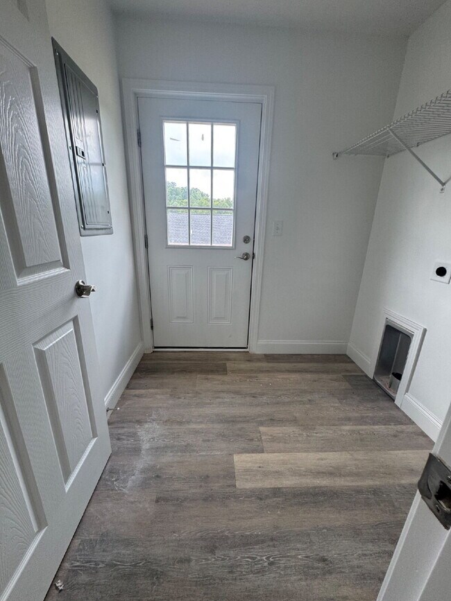 Building Photo - "Charming 3-Bedroom Retreat with 2 Full Baths on Quinn Hill Lane, Mars Hill!"